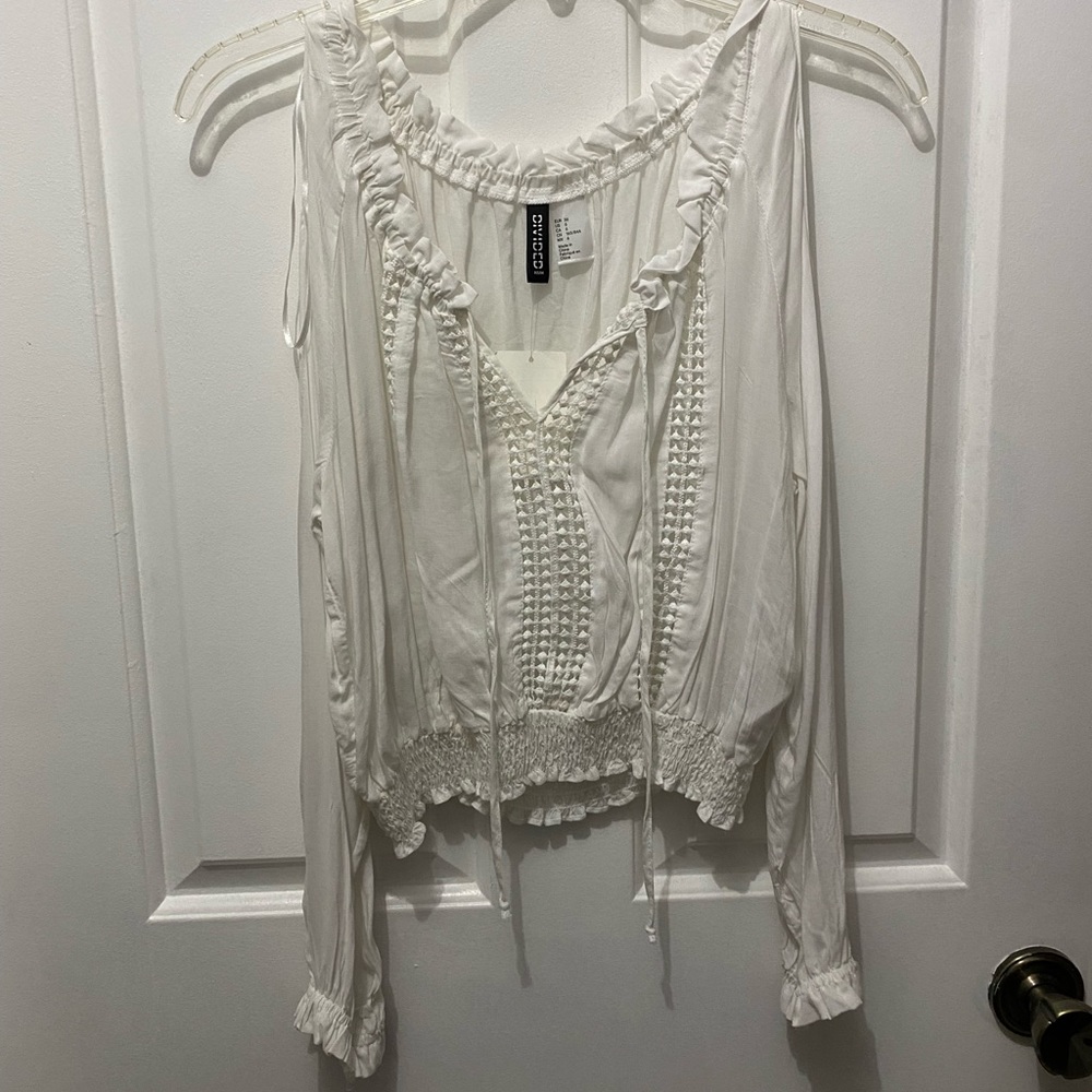 BRAND NEW long sleeve crop top weigh shoulder cutouts